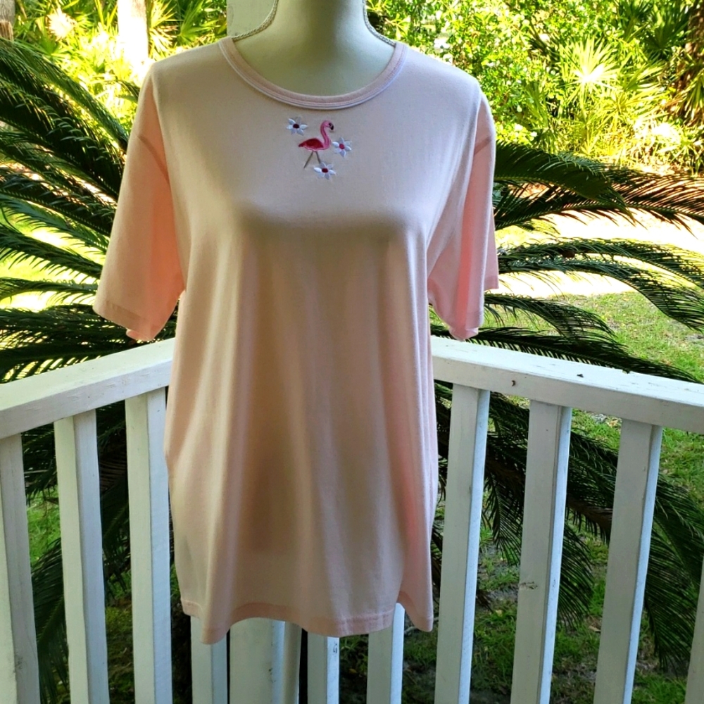 MANDAL BAY Lady's ScoopNeck Shortsleeved Tee Pink with Embroidered Flamingo